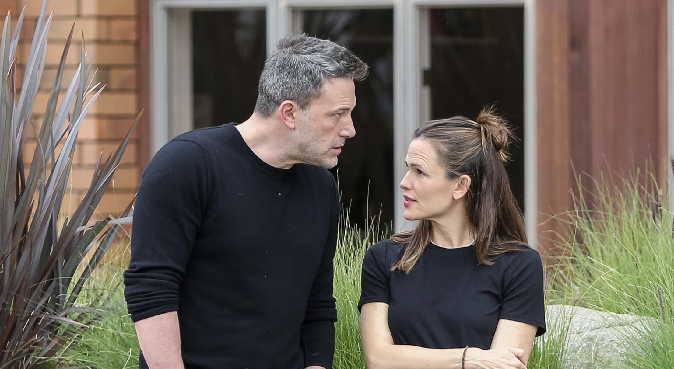 Vajza e Ben Affleck dhe Jennifer Garner gjithmonë me maskë në publik/ Ja nga çfarë sëmundje vuan