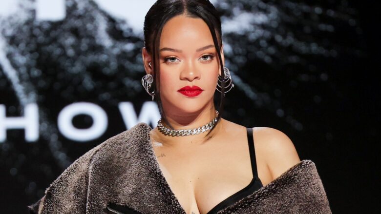 Prisni një sekond! Rihanna po përgatit albumin e nëntë?