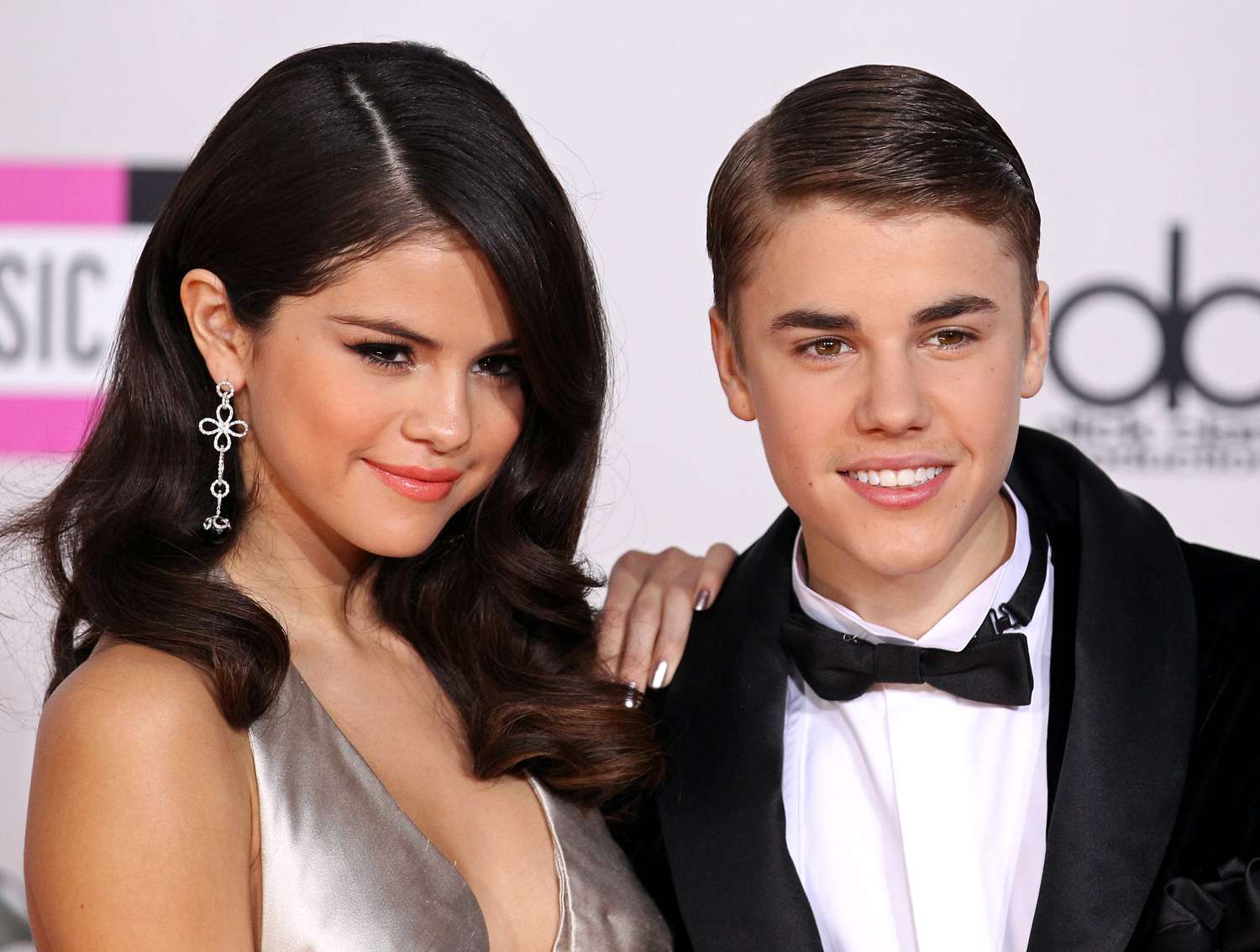 Ç’ po ndodh? Justin Bieber gati të bëjë paqe me ish-partneren Selena Gomez