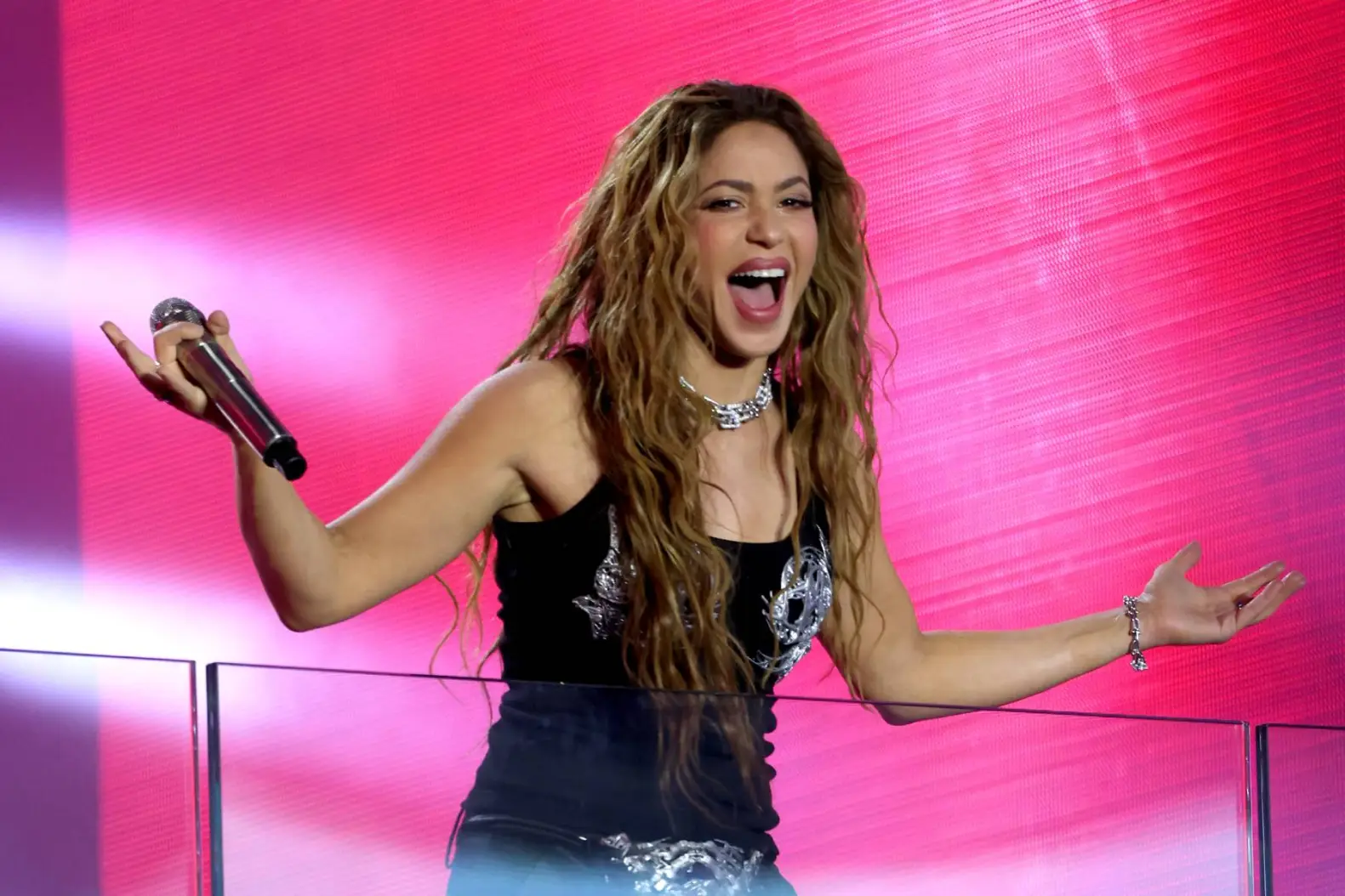 “Tani jam e lirë”/ Shakira flet për muzikën: Ishte e vështirë sa isha me burrë